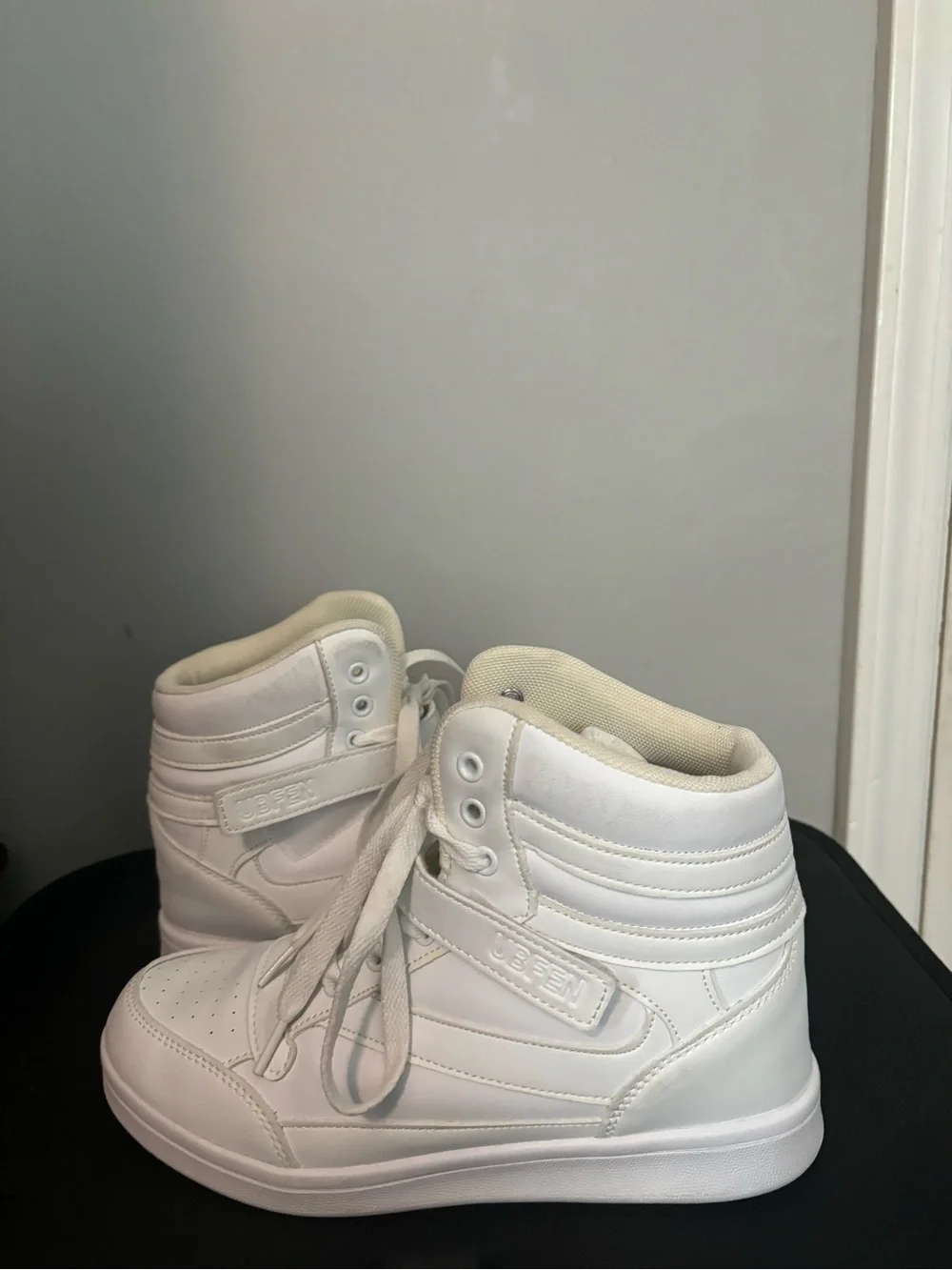 N/A classic white